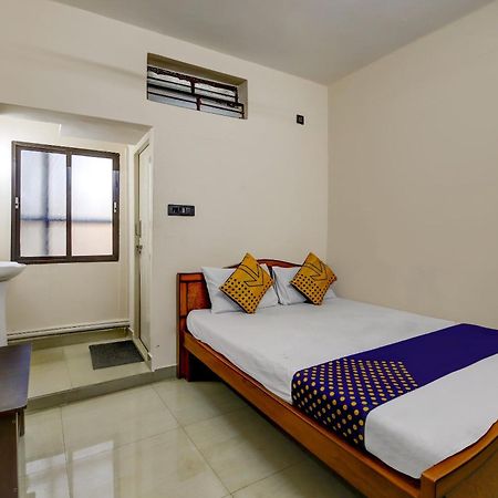 Spot On 73621 Srinivasa Boarding And Lodging Jalahalli Exterior photo