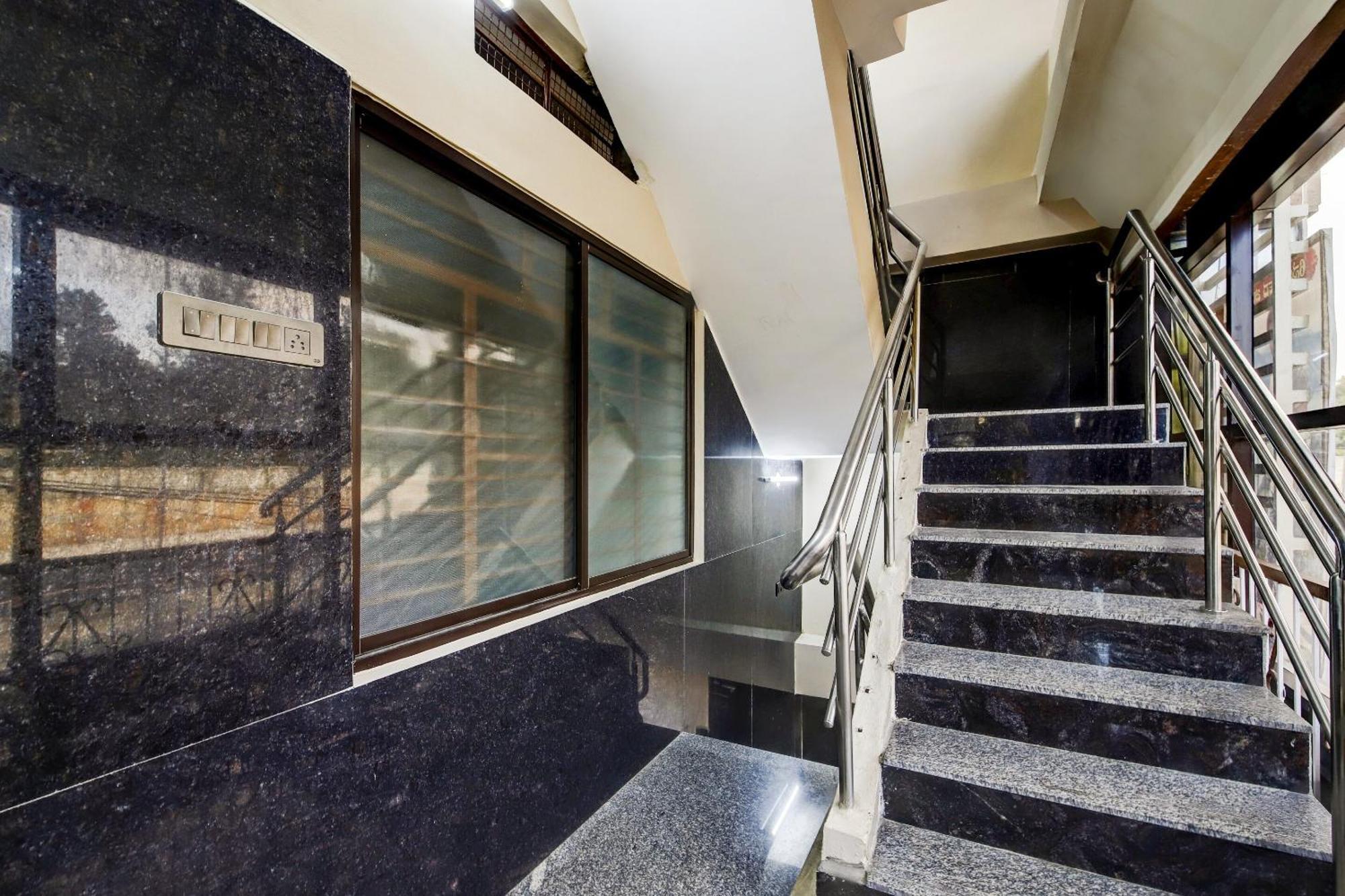 Spot On 73621 Srinivasa Boarding And Lodging Jalahalli Exterior photo