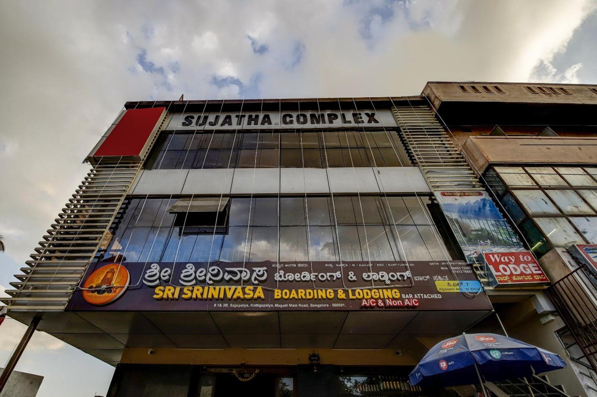 Spot On 73621 Srinivasa Boarding And Lodging Jalahalli Exterior photo