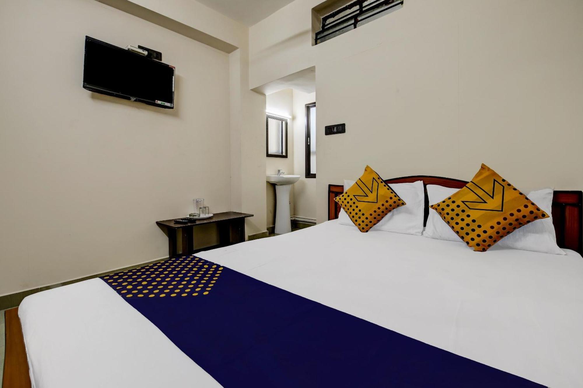 Spot On 73621 Srinivasa Boarding And Lodging Jalahalli Exterior photo