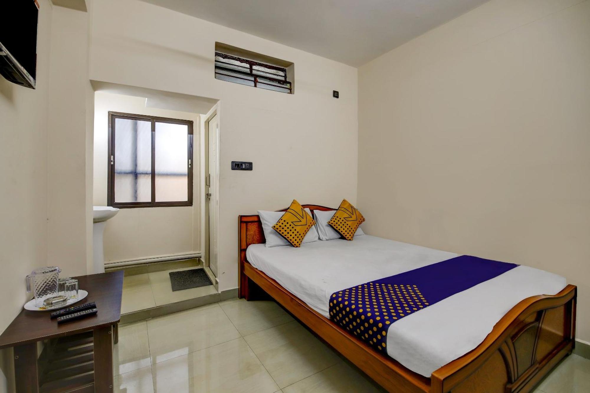 Spot On 73621 Srinivasa Boarding And Lodging Jalahalli Exterior photo