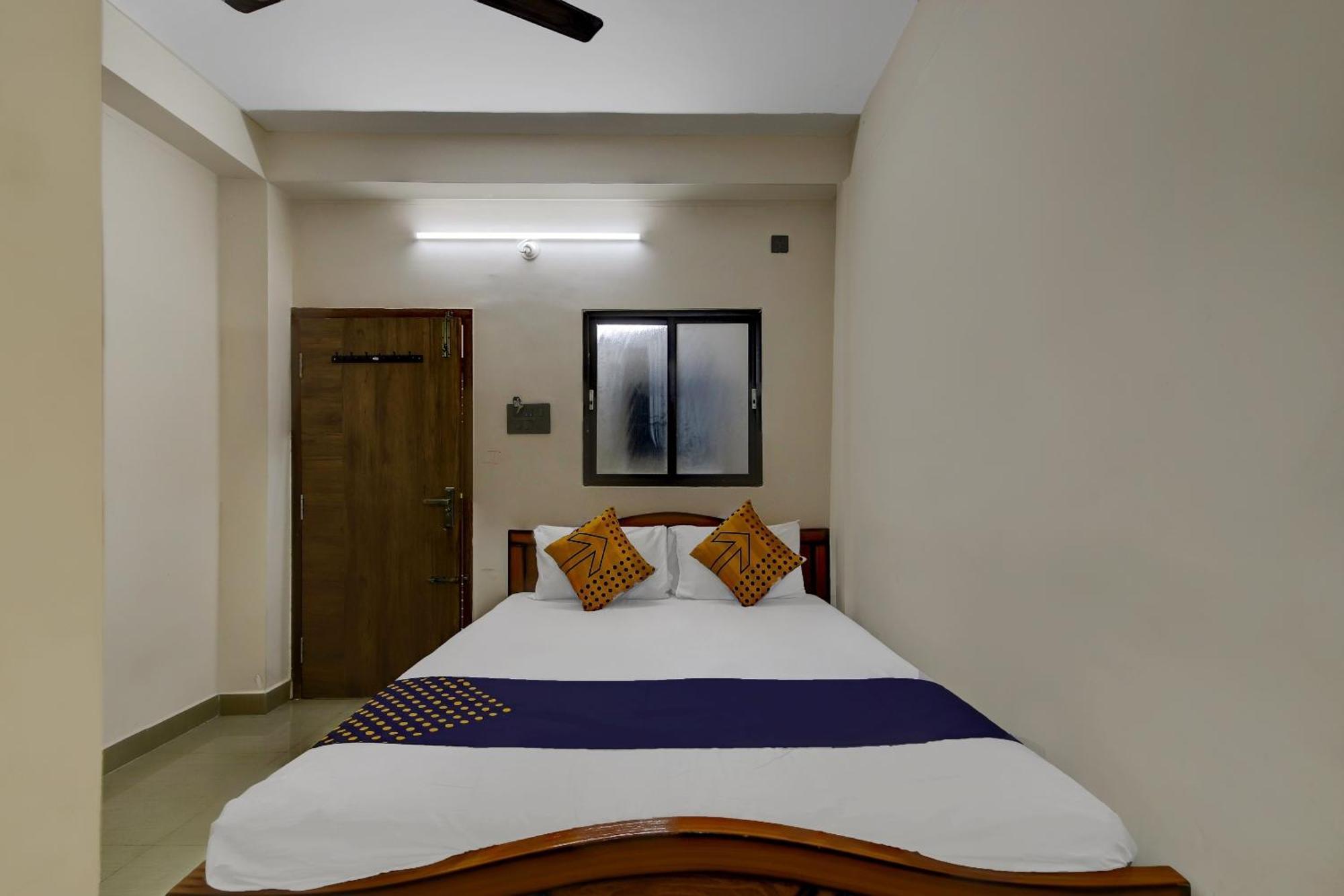 Spot On 73621 Srinivasa Boarding And Lodging Jalahalli Exterior photo